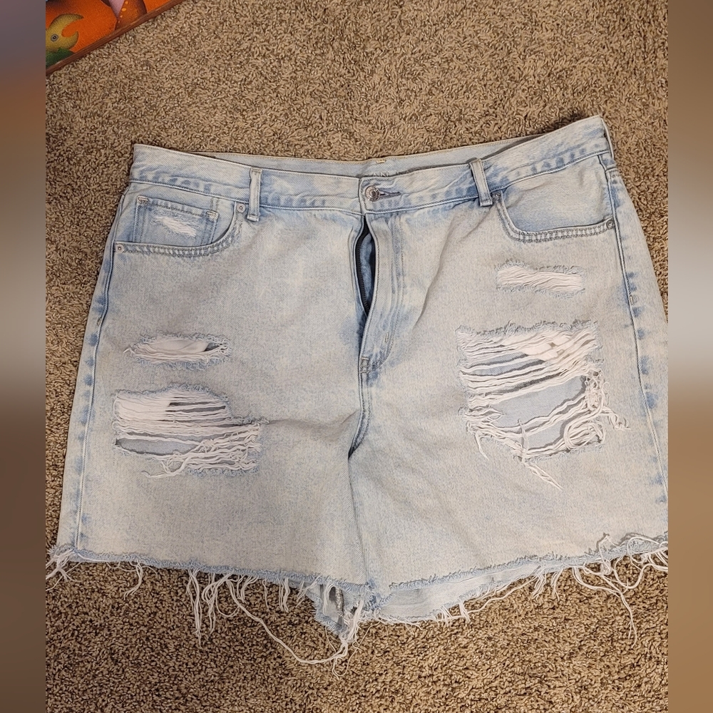 American Eagle Mom Short